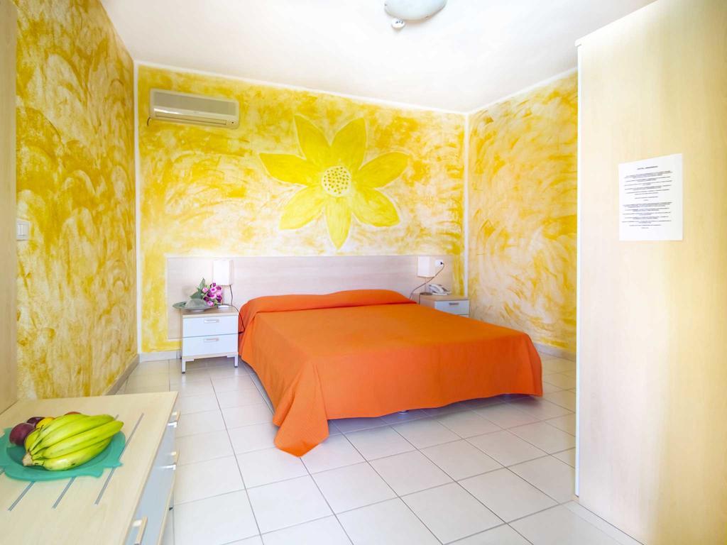 Hotel Ariadimari Valledoria  Buitenkant foto