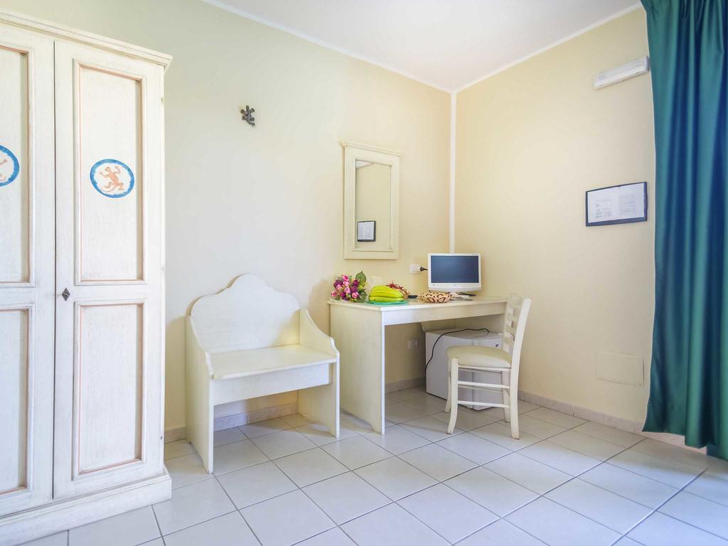 Hotel Ariadimari Valledoria  Buitenkant foto